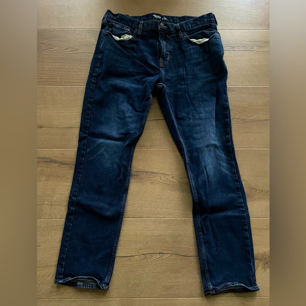 Old Navy Jeans
34x30
Lightly used